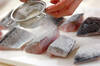 魚介とアスパラの塩炒めの作り方の手順1
