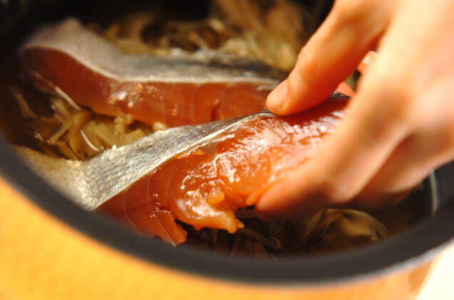 子供に人気 鮭とキノコの炊き込みご飯 簡単とっておき by横田 真未さんの作り方の手順7