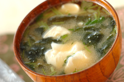 豆腐のゴマみそ汁