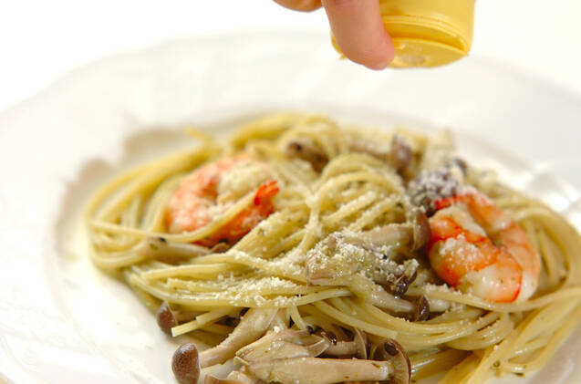 エビのバジルクリームパスタの作り方の手順4