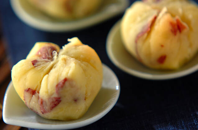 サツマイモとチーズの茶巾しぼり