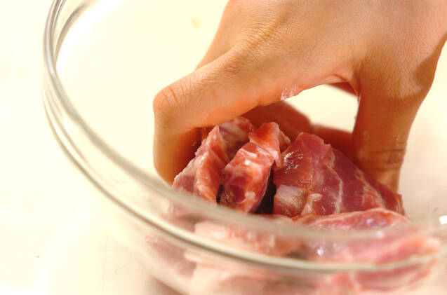 豚ロース肉の菊花炒めの作り方の手順1