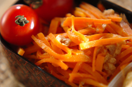 ニンジンとツナの酢の物