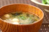 ワカメと玉ネギのみそ汁
