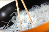 糸コンのピリ辛煮の作り方1