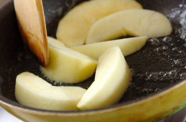 炒めリンゴヨーグルトの作り方の手順2