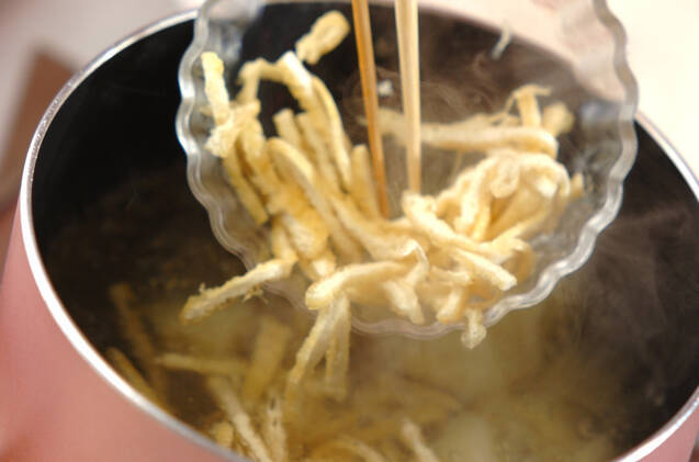 ジャガイモと油揚げのみそ汁の作り方の手順3