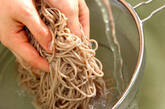 おうちで簡単！納豆とろろの冷たい蕎麦の作り方2