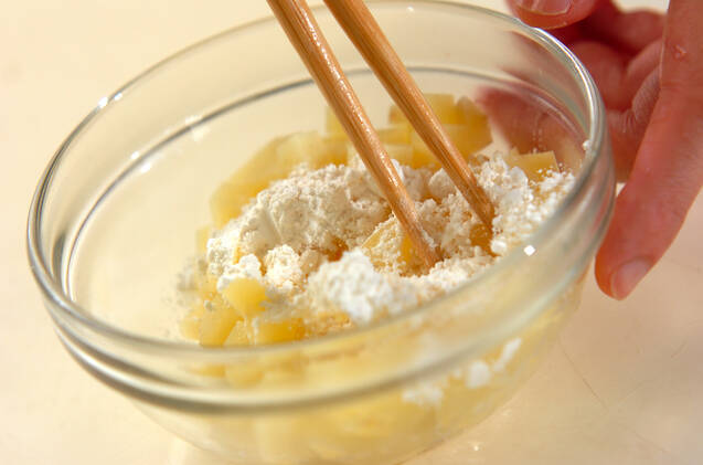 チーズポテト入りハンバーグの作り方の手順1