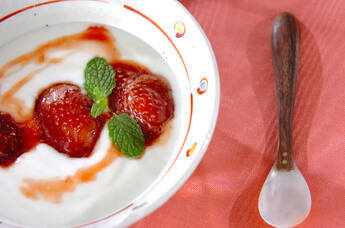 ヨーグルト・イチゴジャム