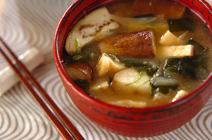 ナスと油揚げのみそ汁