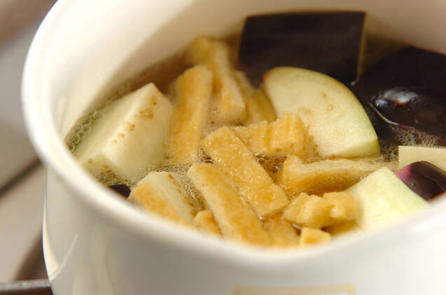 ナスと油揚げのみそ汁の作り方の手順5