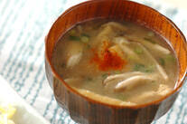 炒めマイタケのみそ汁