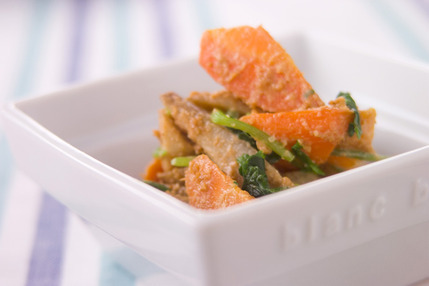 ニンジン練りゴマ和え