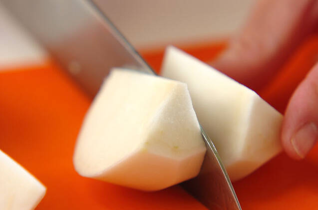 小カブの豆乳ポタージュの作り方の手順1