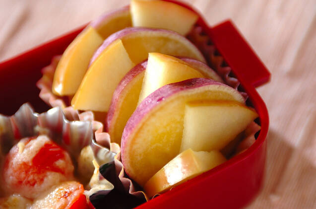 サツマイモのリンゴ煮