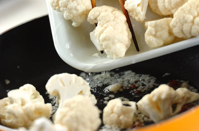 カリフラワーのペペロンチーノの作り方の手順3