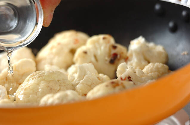 カリフラワーのペペロンチーノの作り方の手順4