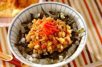 ゴマタラそぼろ丼