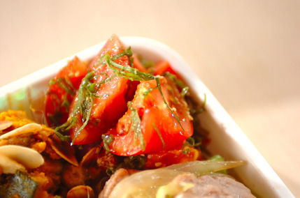 トマトの大葉和え