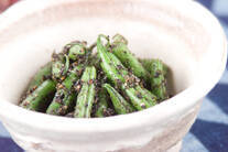 サヤインゲンのゴマ汚し