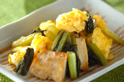 野沢菜と卵の炒め物 副菜 レシピ 作り方 E レシピ 料理のプロが作る簡単レシピ