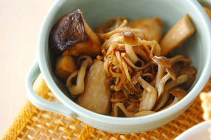 キノコのワイン蒸し