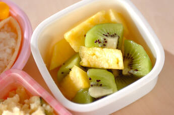 フルーツサラダ