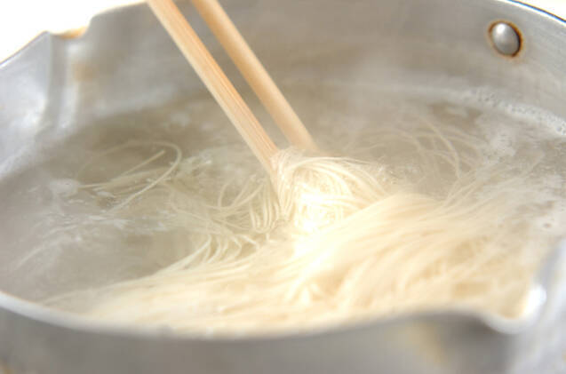 ゴーヤのカレー風味素麺チャンプルーの作り方の手順1