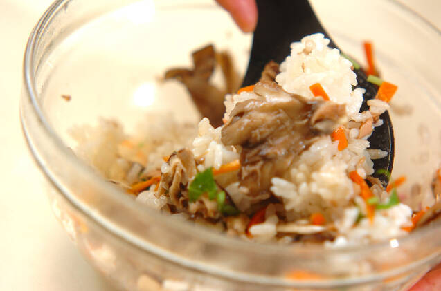 五目混ぜご飯のおにぎりの作り方の手順3