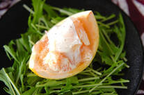 刺身とグレープの美肌サラダ