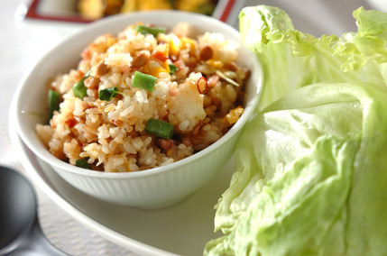 レタス包み納豆チャーハン
