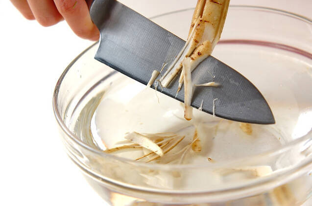 ゴボウの貝割れサラダの作り方の手順1