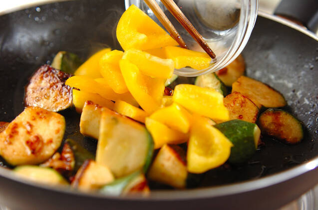 ズッキーニの塩辛炒めの作り方の手順3