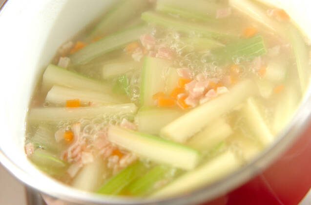 セロリの洋風煮浸しの作り方の手順4