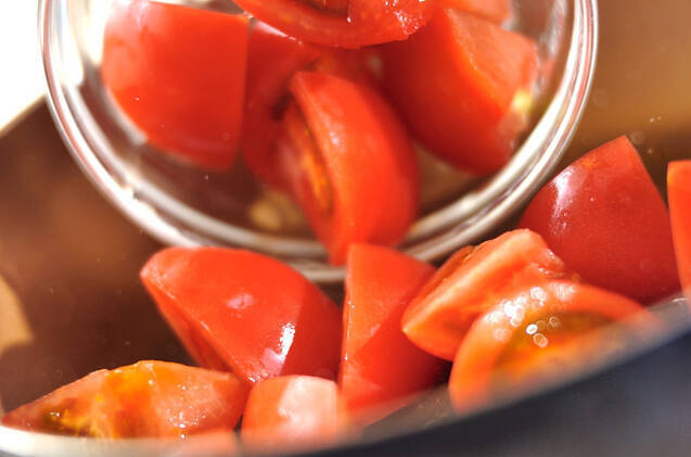 トマトのクミン炒めの作り方の手順2