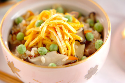 春の炊き込みご飯
