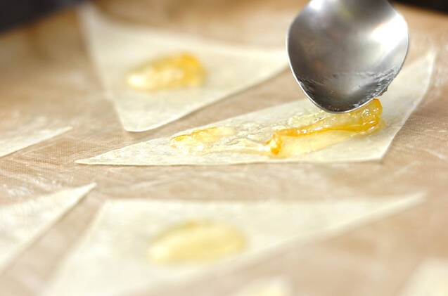 パリパリユズジャムアイス添えの作り方の手順3