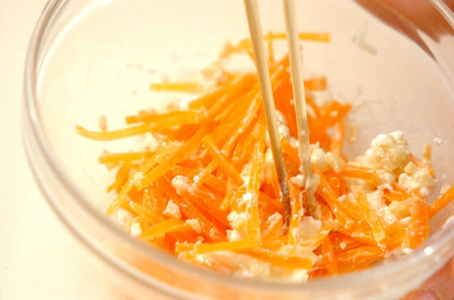 ニンジンのアーモンドサラダの作り方の手順2