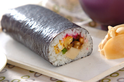 節分の定番！巻き寿司（恵方巻き）