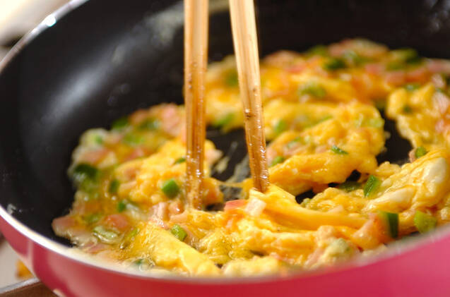 彩りスクランブルエッグの作り方の手順3