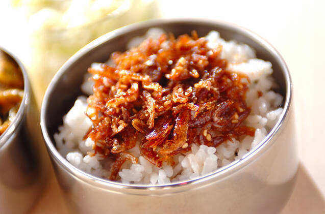 桜エビとのりの段々ご飯