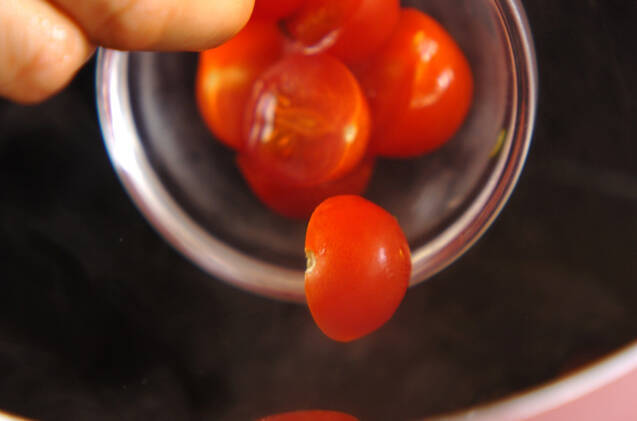 ワカメとプチトマトのスープの作り方の手順3