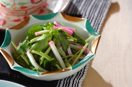 ミツバとカマボコのゴマ酢和え