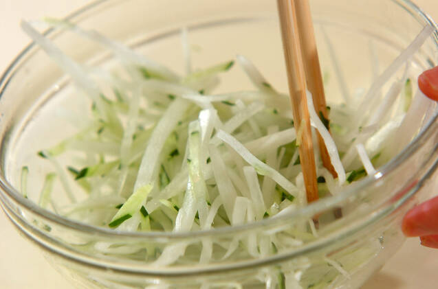 ワカメと大根の梅サラダの作り方の手順3