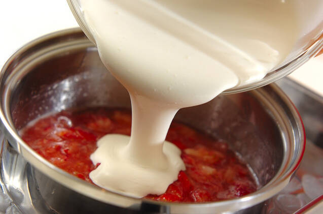 イチゴクリームゼリー小豆ソースの作り方の手順3