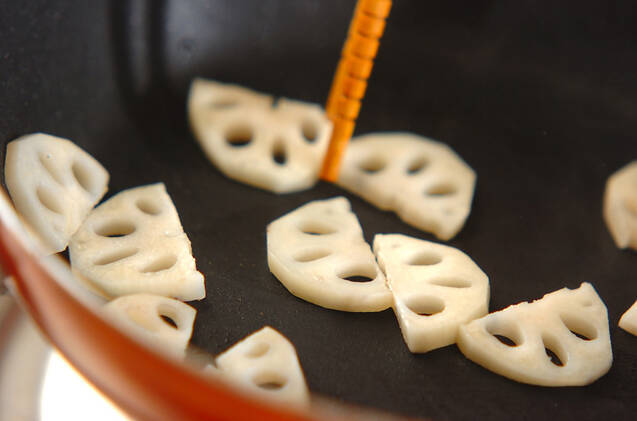 レンコンのからしマヨ和えの作り方の手順2