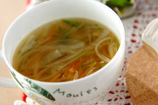 野菜のコンソメスープ