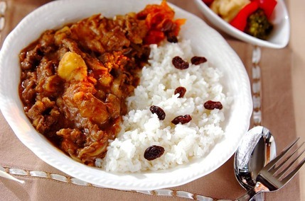 隠し味はチョコレート！香ばしいビーフカレー