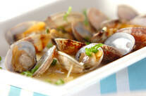 アサリのバター風味ワイン蒸し